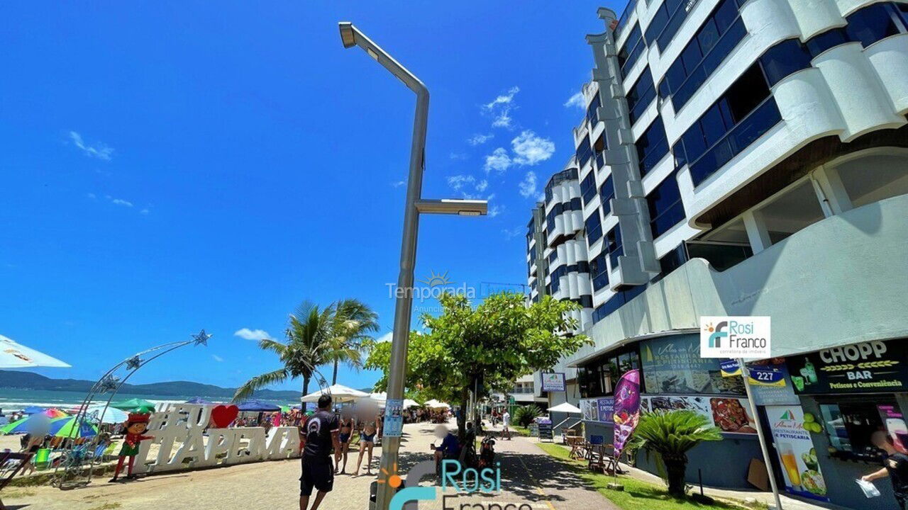 Apartment for vacation rental in Itapema (Meia Praia Frente Mar)