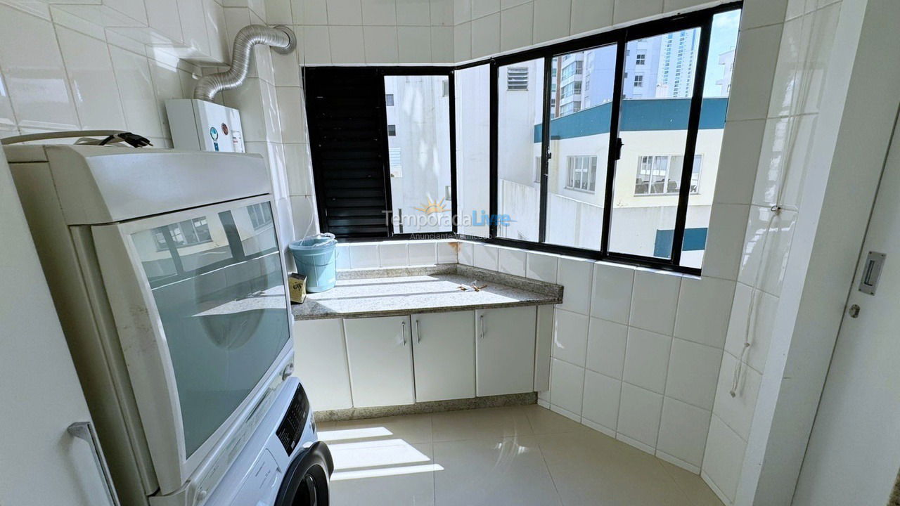 Apartamento para aluguel de temporada em Balneário Camboriú (Praia Central)
