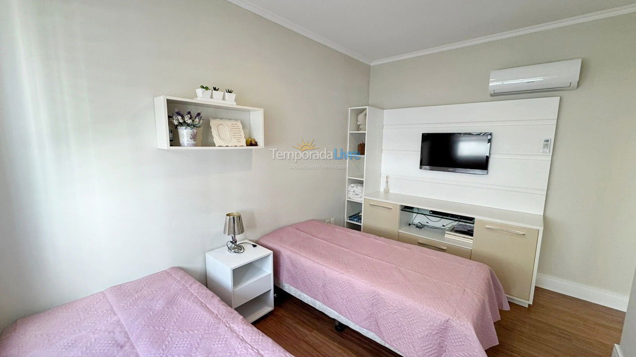 Apartamento para aluguel de temporada em Balneário Camboriú (Praia Central)