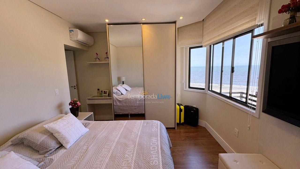 Apartamento para aluguel de temporada em Balneário Camboriú (Praia Central)