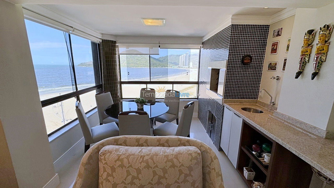 Apartamento para aluguel de temporada em Balneário Camboriú (Praia Central)