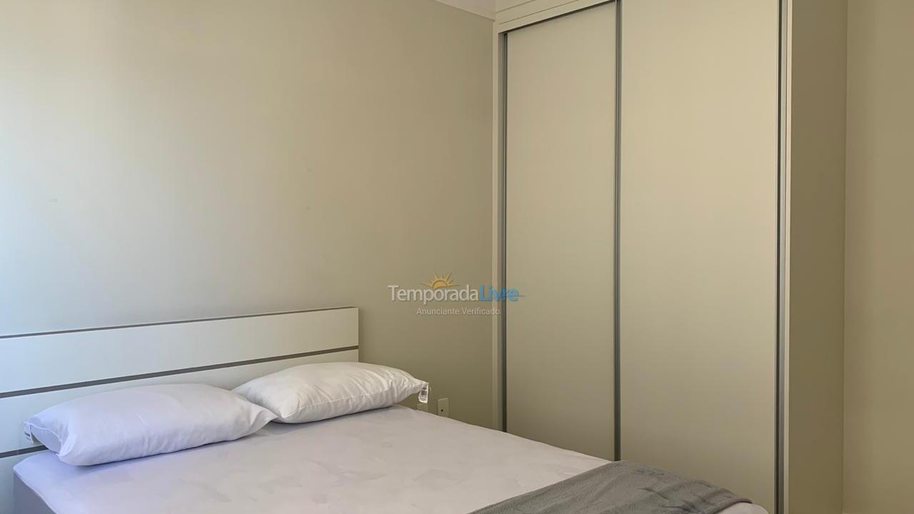 Apartamento para aluguel de temporada em Itapema (Centro)