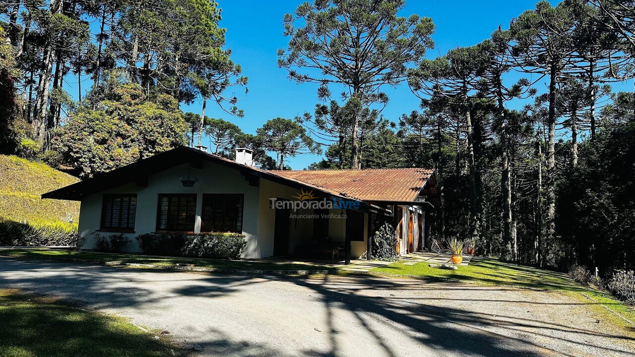 Casa para aluguel de temporada em Campos do Jordão (Jardim Toriba)