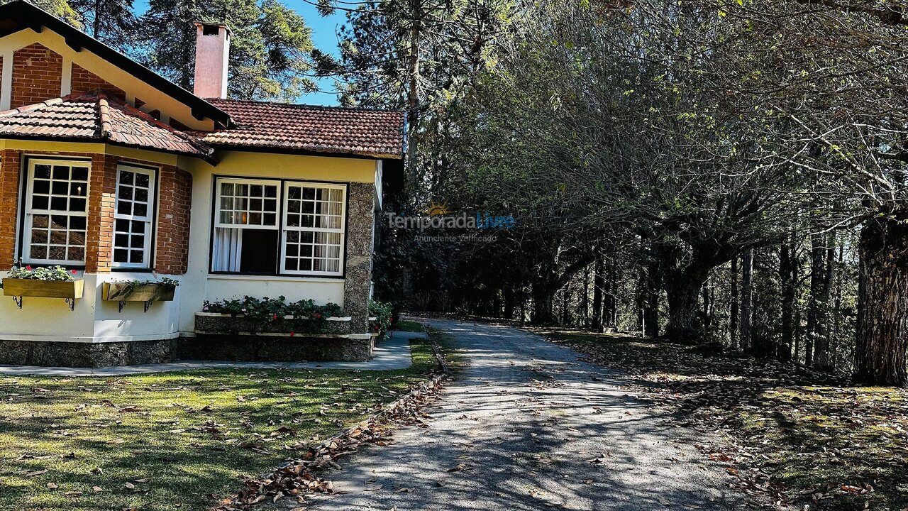 Casa para aluguel de temporada em Campos do Jordão (Jardim Toriba)