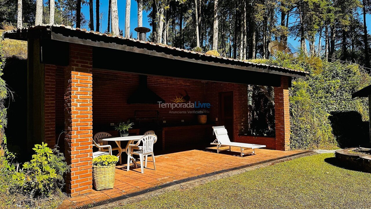 Casa para aluguel de temporada em Campos do Jordão (Jardim Toriba)