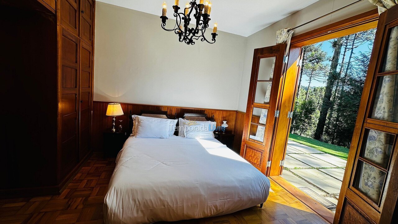 Casa para aluguel de temporada em Campos do Jordão (Jardim Toriba)