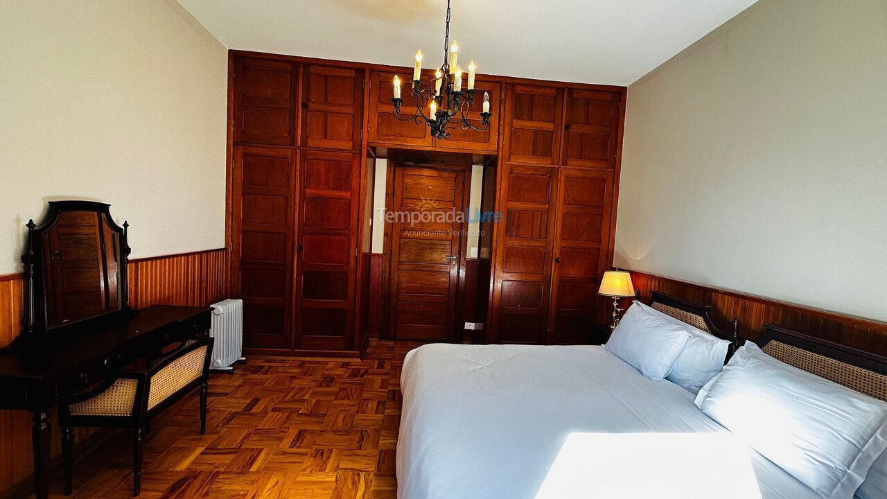 Casa para aluguel de temporada em Campos do Jordão (Jardim Toriba)