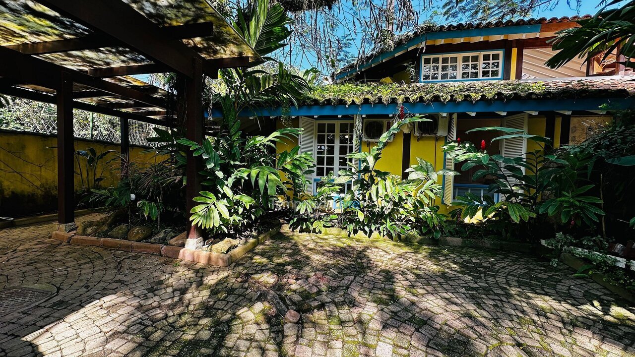 Casa para aluguel de temporada em São Sebastião (Camburi)