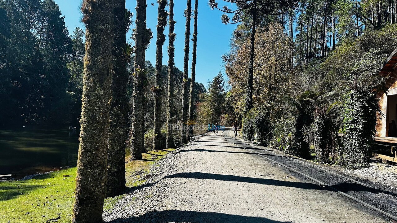 Casa para aluguel de temporada em Campos do Jordão (Jardim Toriba)