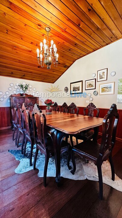 Casa para aluguel de temporada em Campos do Jordão (Jardim Toriba)