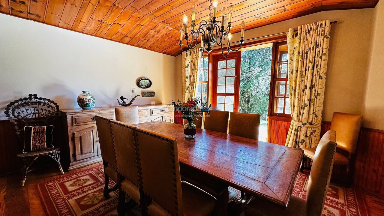 Casa para aluguel de temporada em Campos do Jordão (Jardim Toriba)