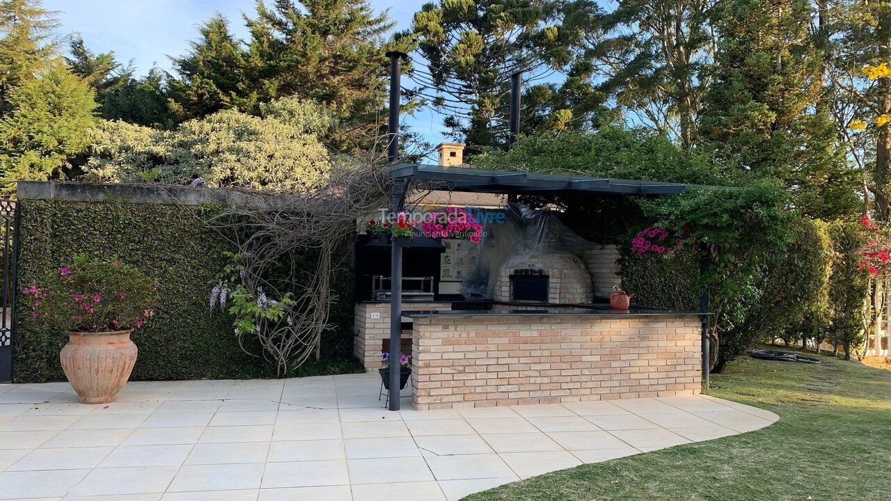 Casa para aluguel de temporada em Campos do Jordão (Capivari)