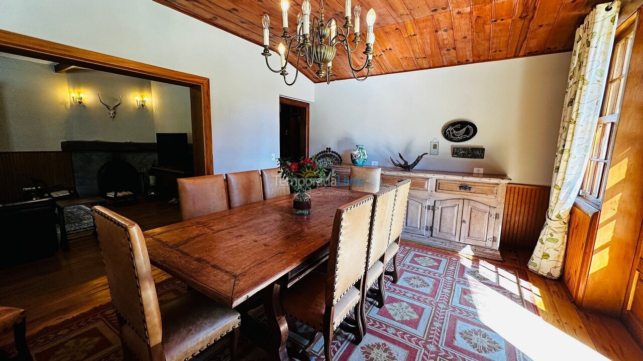 Casa para aluguel de temporada em Campos do Jordão (Jardim Toriba)