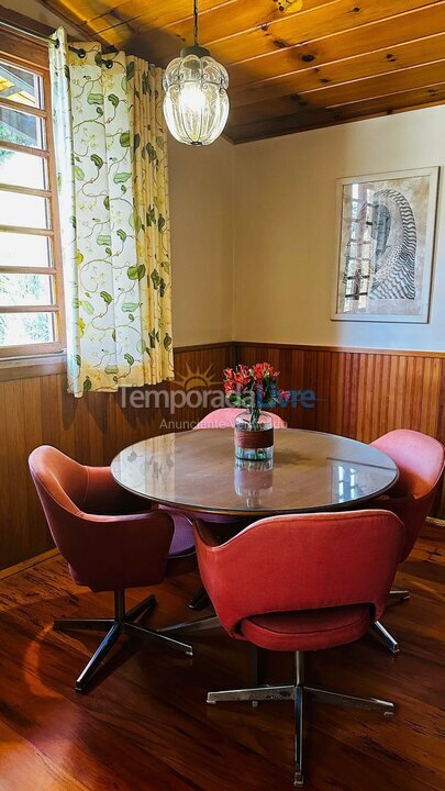 Casa para aluguel de temporada em Campos do Jordão (Jardim Toriba)