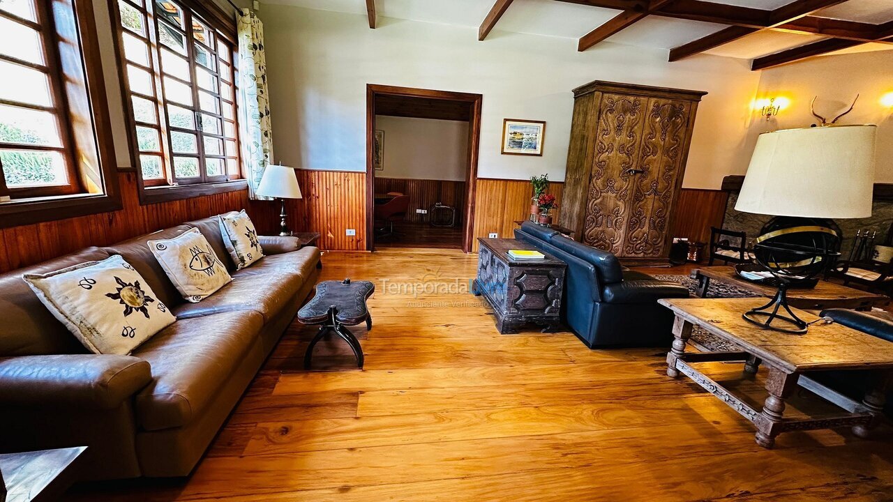 Casa para aluguel de temporada em Campos do Jordão (Jardim Toriba)
