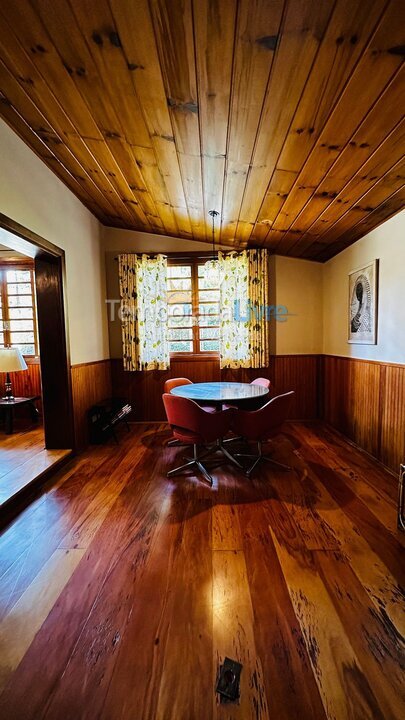 Casa para aluguel de temporada em Campos do Jordão (Jardim Toriba)
