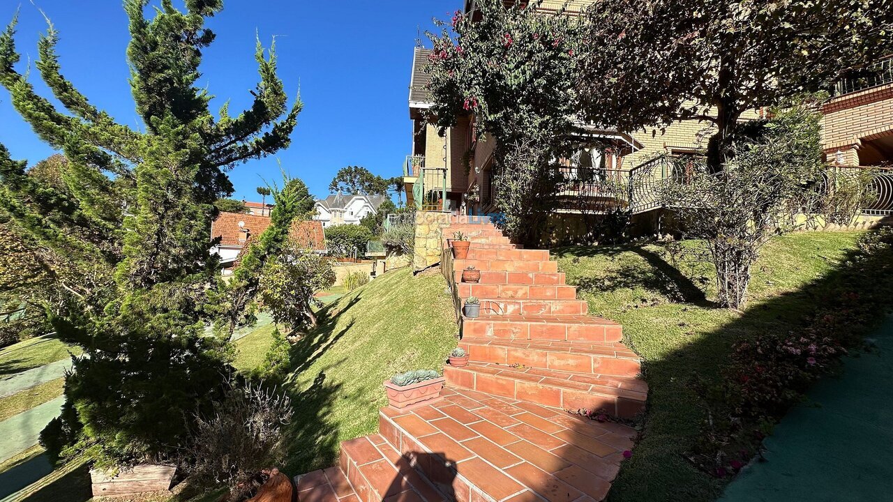 Casa para alquiler de vacaciones em Campos do Jordão (Véu da Noiva)