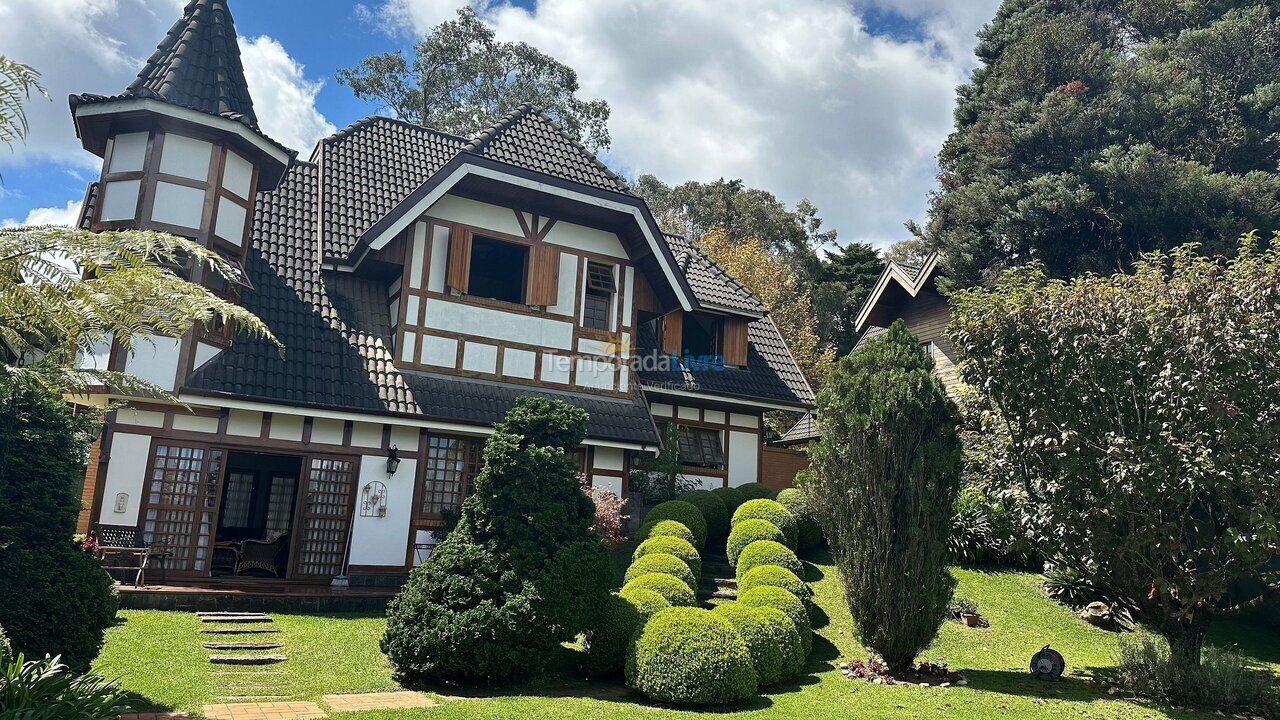 Casa para aluguel de temporada em Campos do Jordão (Alto do Capivari)