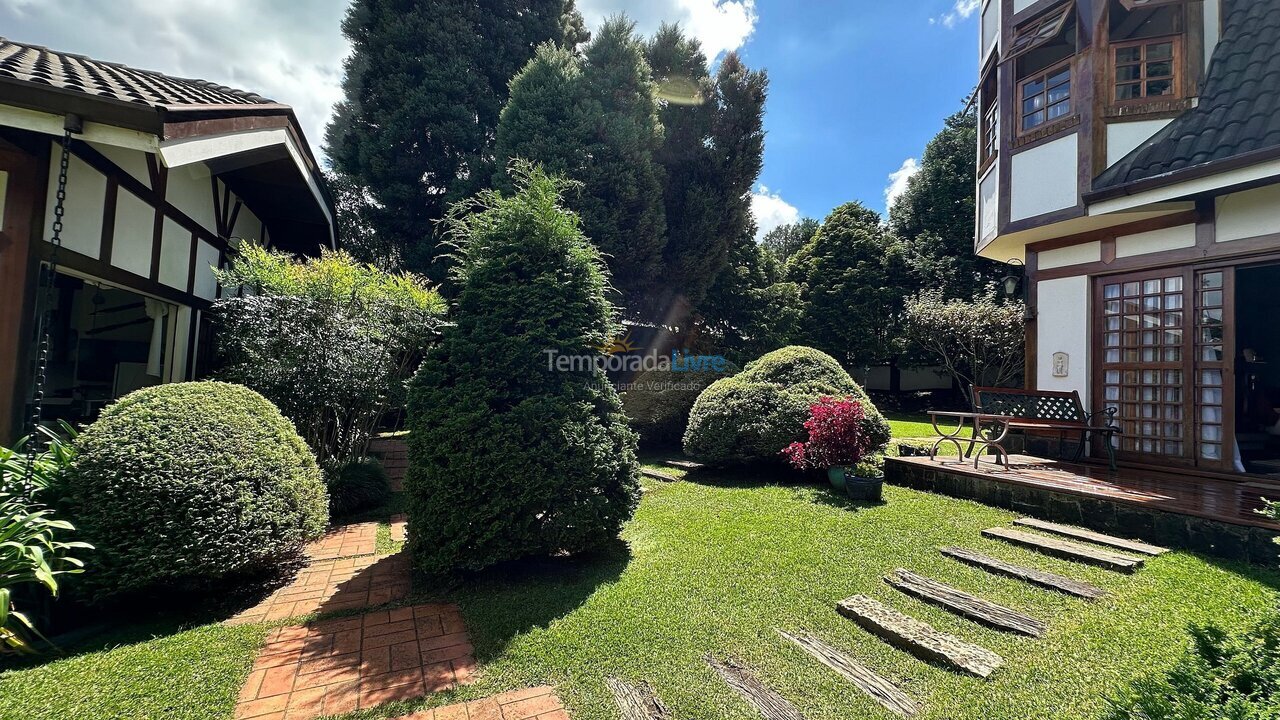 Casa para aluguel de temporada em Campos do Jordão (Alto do Capivari)