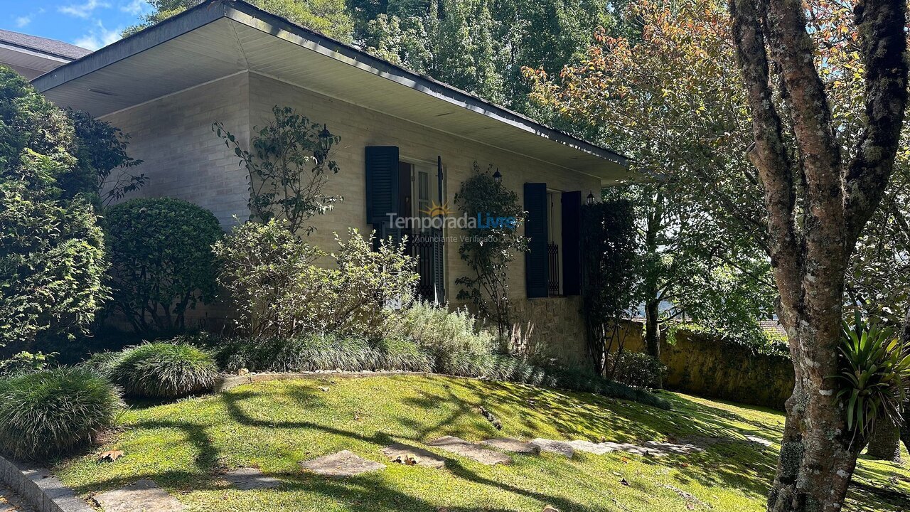 Casa para aluguel de temporada em Campos do Jordão (Capivari)