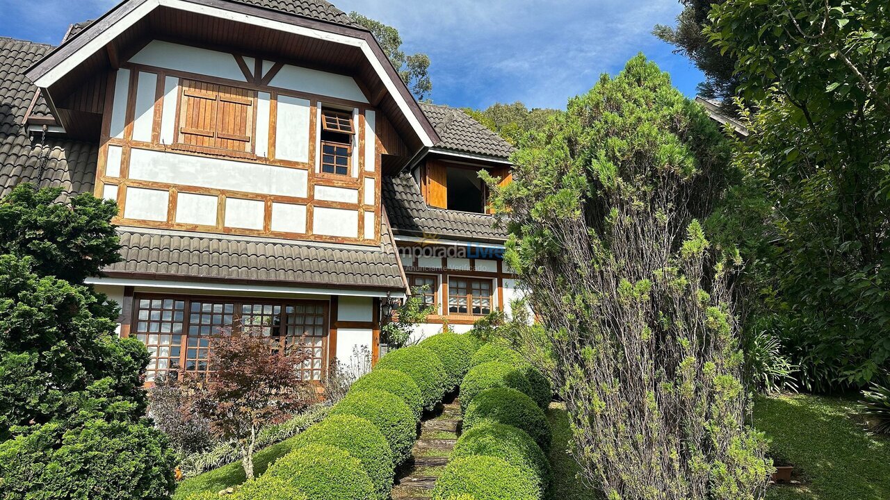 Casa para aluguel de temporada em Campos do Jordão (Alto do Capivari)