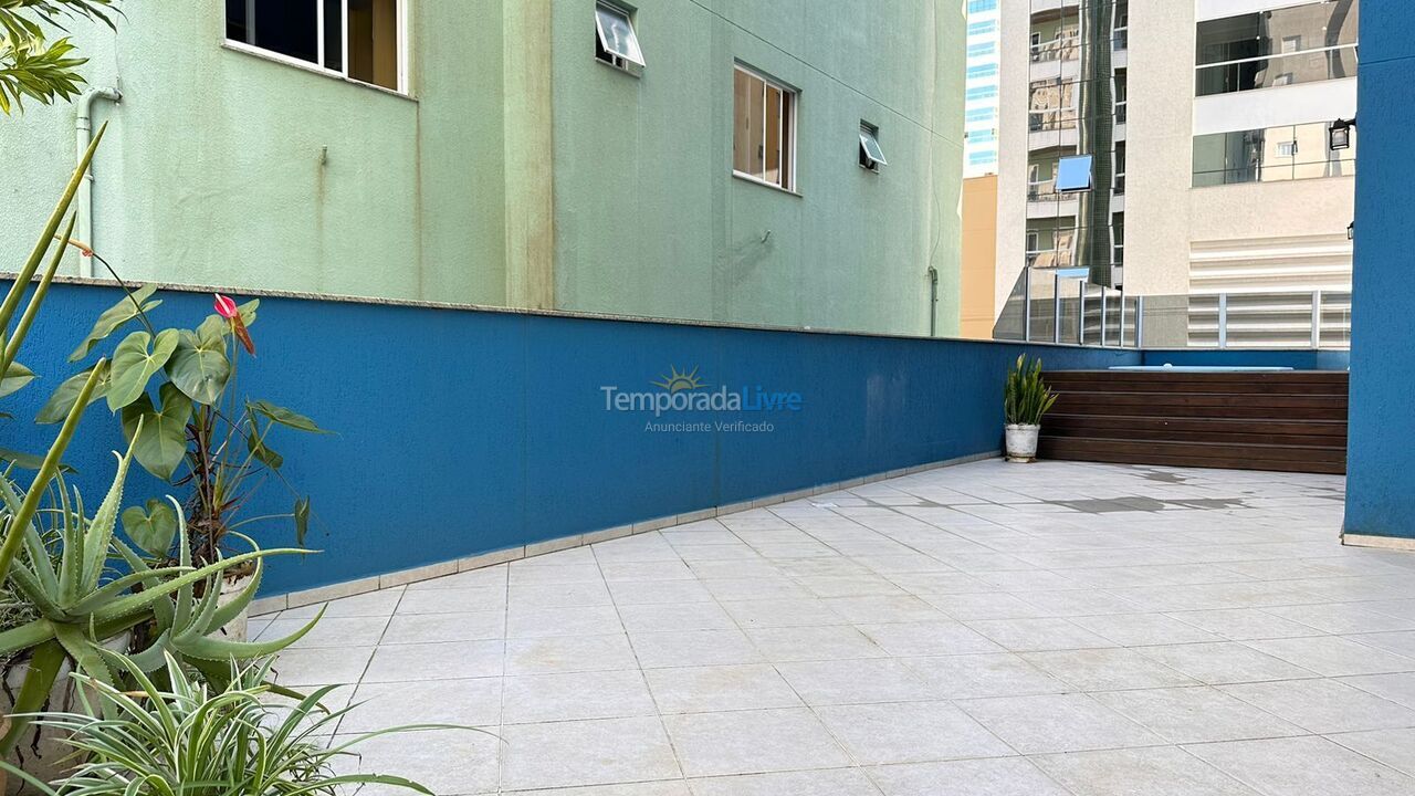 Apartamento para aluguel de temporada em Itapema (Meia Praia)