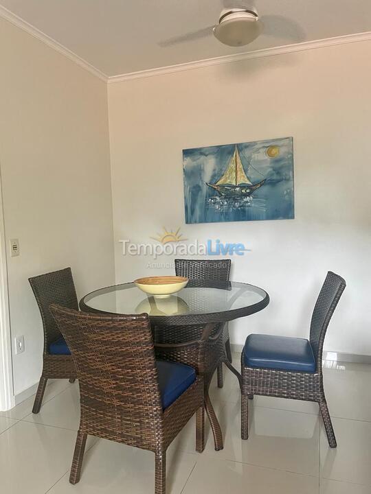 Apartamento para aluguel de temporada em Ubatuba (Praia das Toninhas)