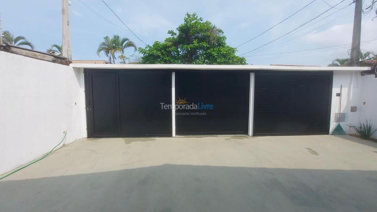 Casa para aluguel de temporada em Ubatuba (Itaguá)