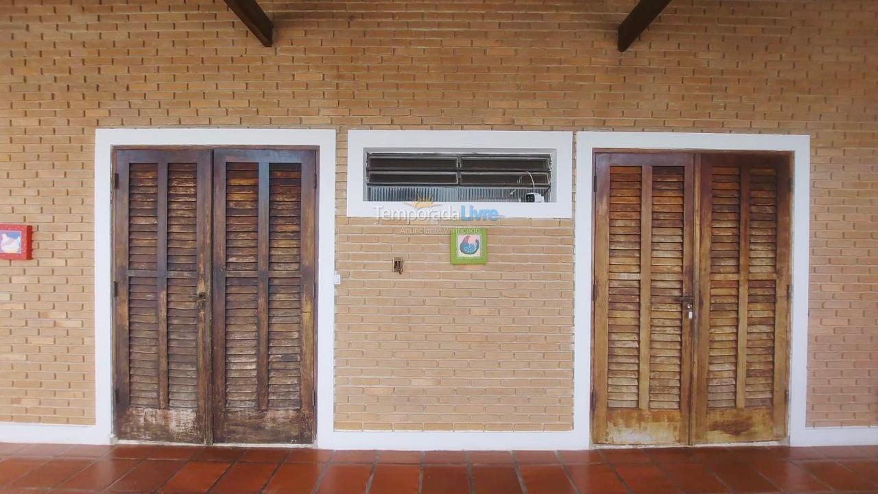 Casa para aluguel de temporada em Ubatuba (Itaguá)