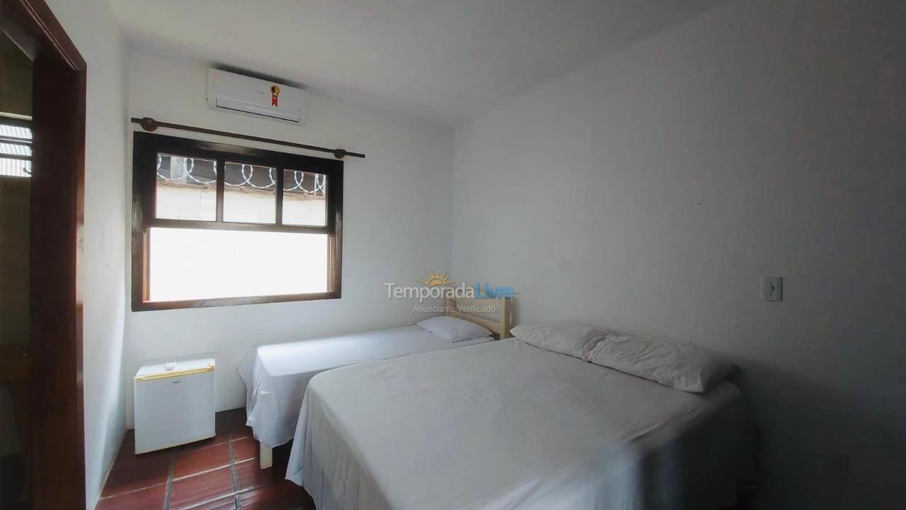 Casa para aluguel de temporada em Ubatuba (Itaguá)