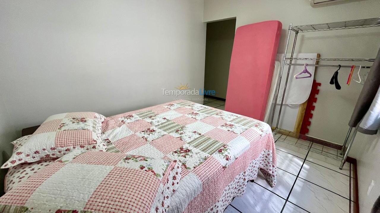 Apartamento para aluguel de temporada em Itapema (Centro)