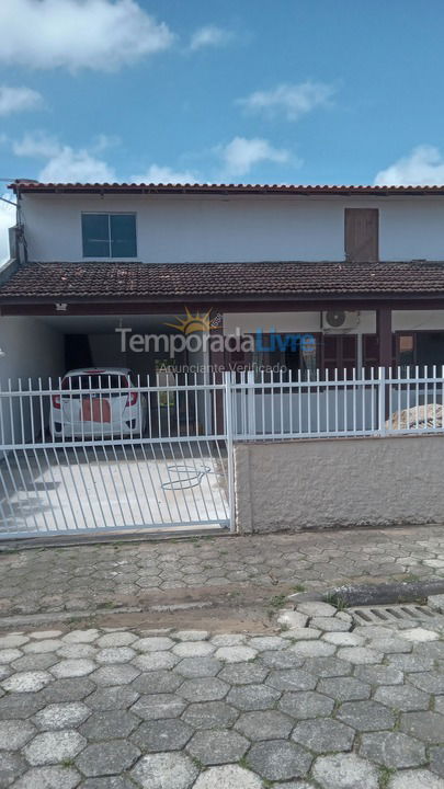 Casa para aluguel de temporada em São Francisco do Sul (Enseada)