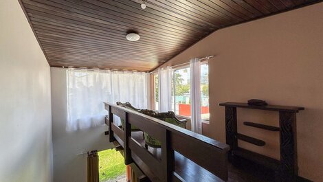 218 - Beautiful house with ample space in Mariscal