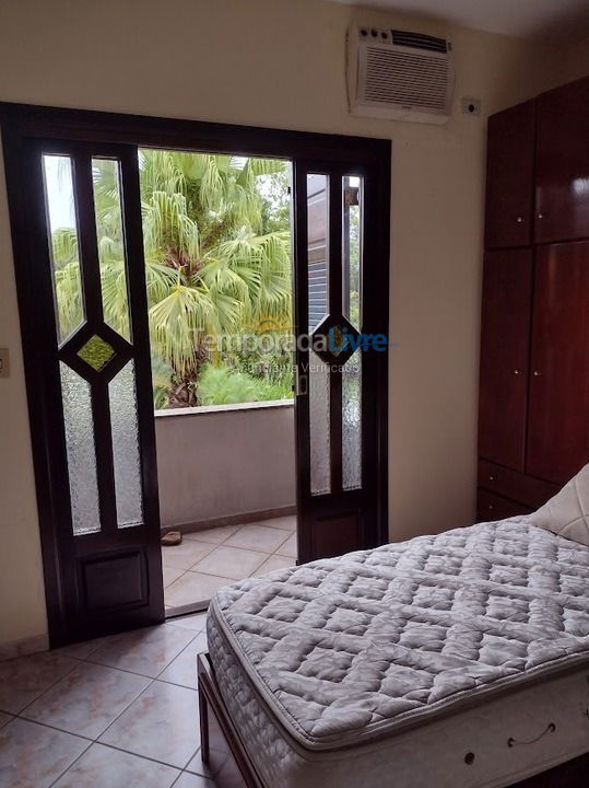 House for vacation rental in Bertioga (Condominio Morada da Praia)
