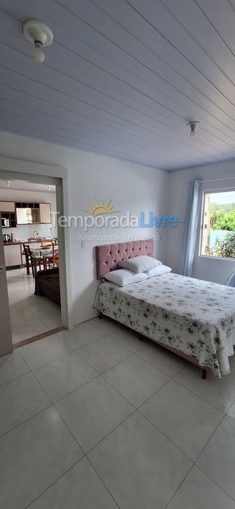 Apartamento para alquiler de vacaciones em Bombinhas (Praia de Zimbros)