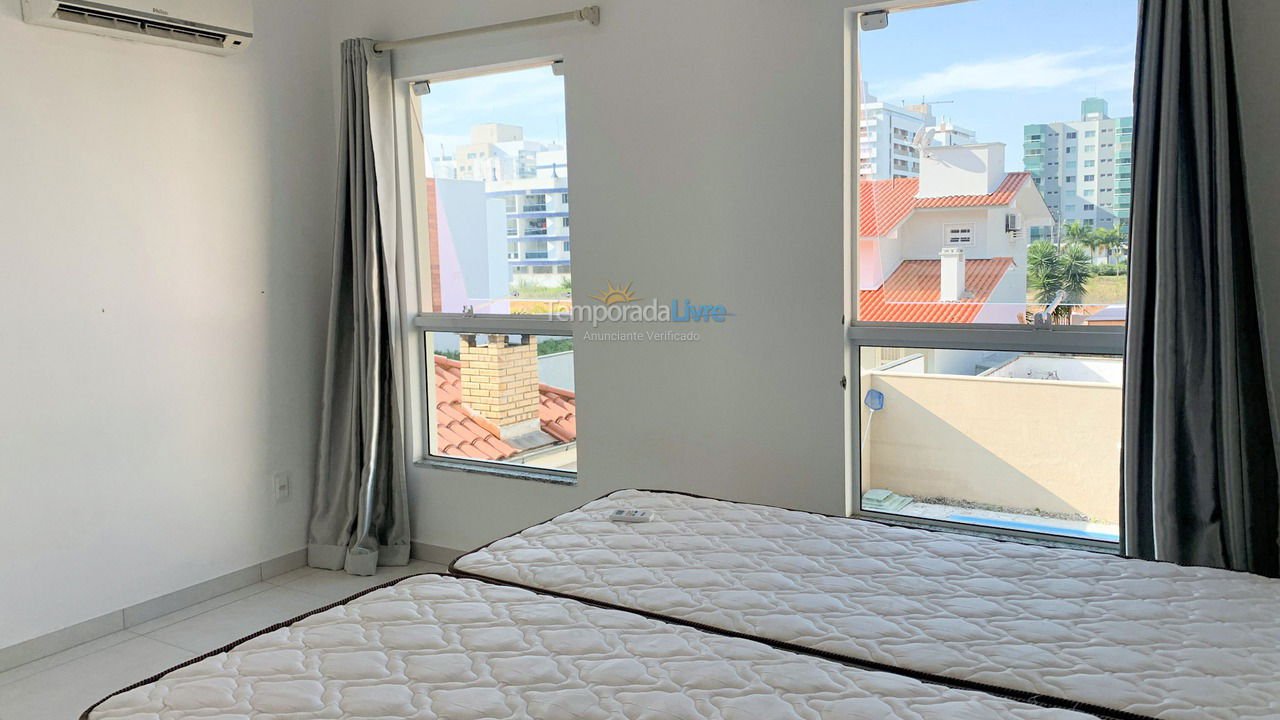Casa para alquiler de vacaciones em Governador Celso Ramos (Praia de Palmas)