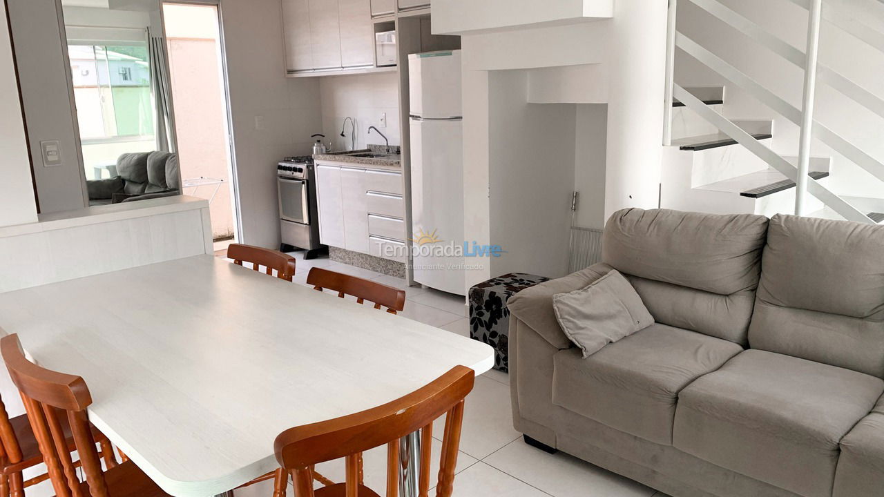 Casa para alquiler de vacaciones em Governador Celso Ramos (Praia de Palmas)