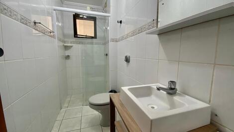 APARTAMENTO CAPACIDADE PARA 8 PESSOAS EM MEIA PRAIA