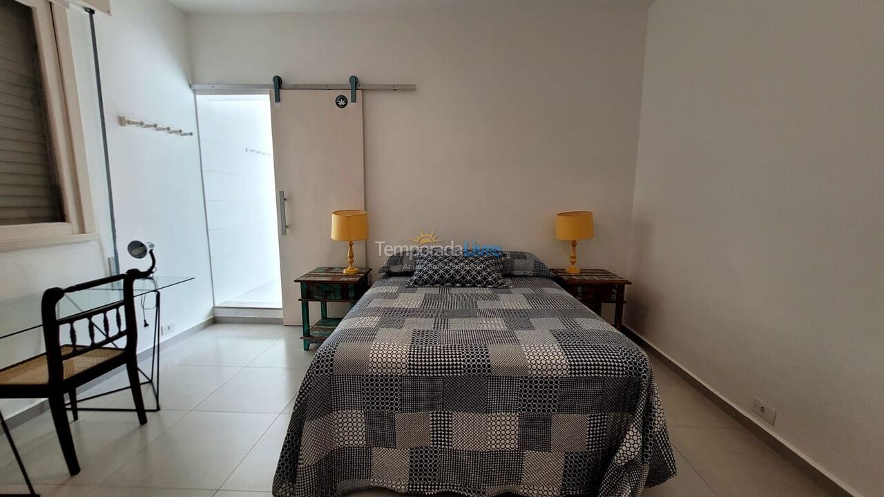 Apartamento para aluguel de temporada em Guarujá (Pitangueiras)