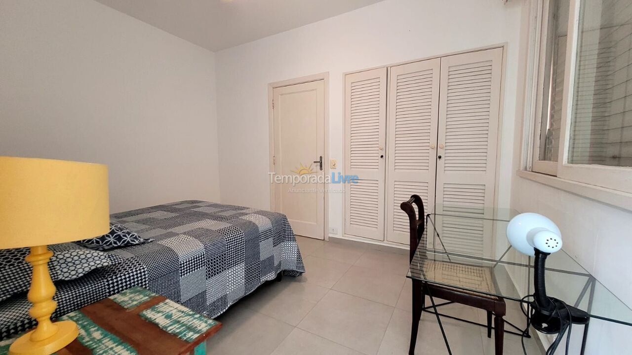 Apartamento para aluguel de temporada em Guarujá (Pitangueiras)