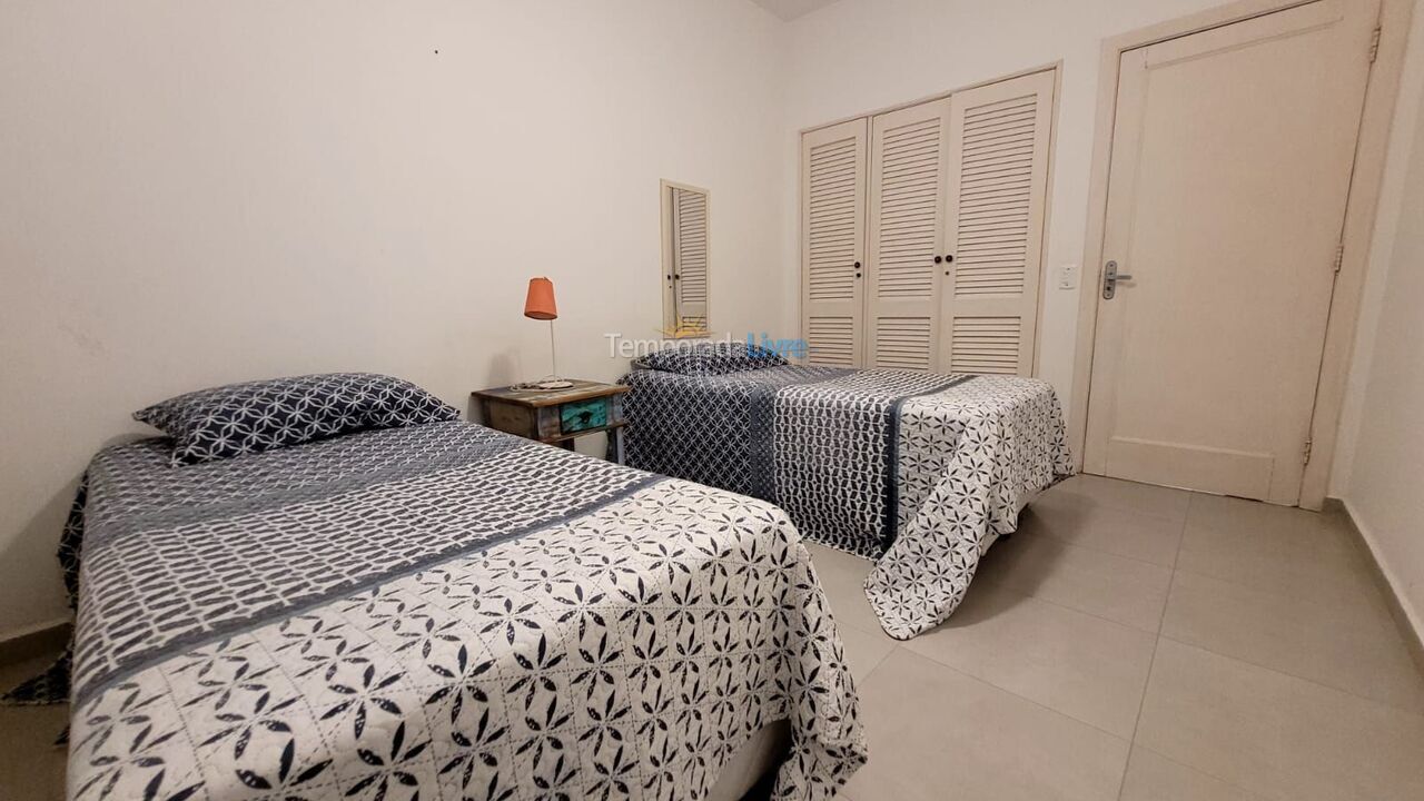 Apartamento para aluguel de temporada em Guarujá (Pitangueiras)