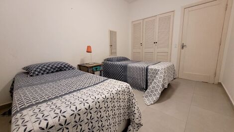 Lindo Apartamento em Pitangueiras Frente Total Mar - 08 Pessoas