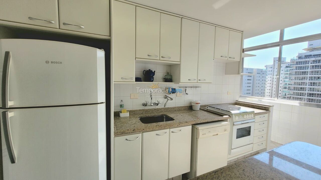 Apartamento para aluguel de temporada em Guarujá (Pitangueiras)