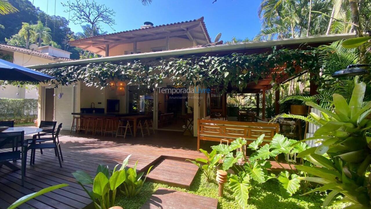 Casa para aluguel de temporada em São Sebastião (Camburi)