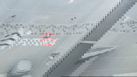 Cobertura 03 dormitórios a poucos metros da praia de Bombas