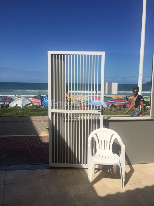 Casa para aluguel de temporada em Bombinhas (Praia de Bombas)