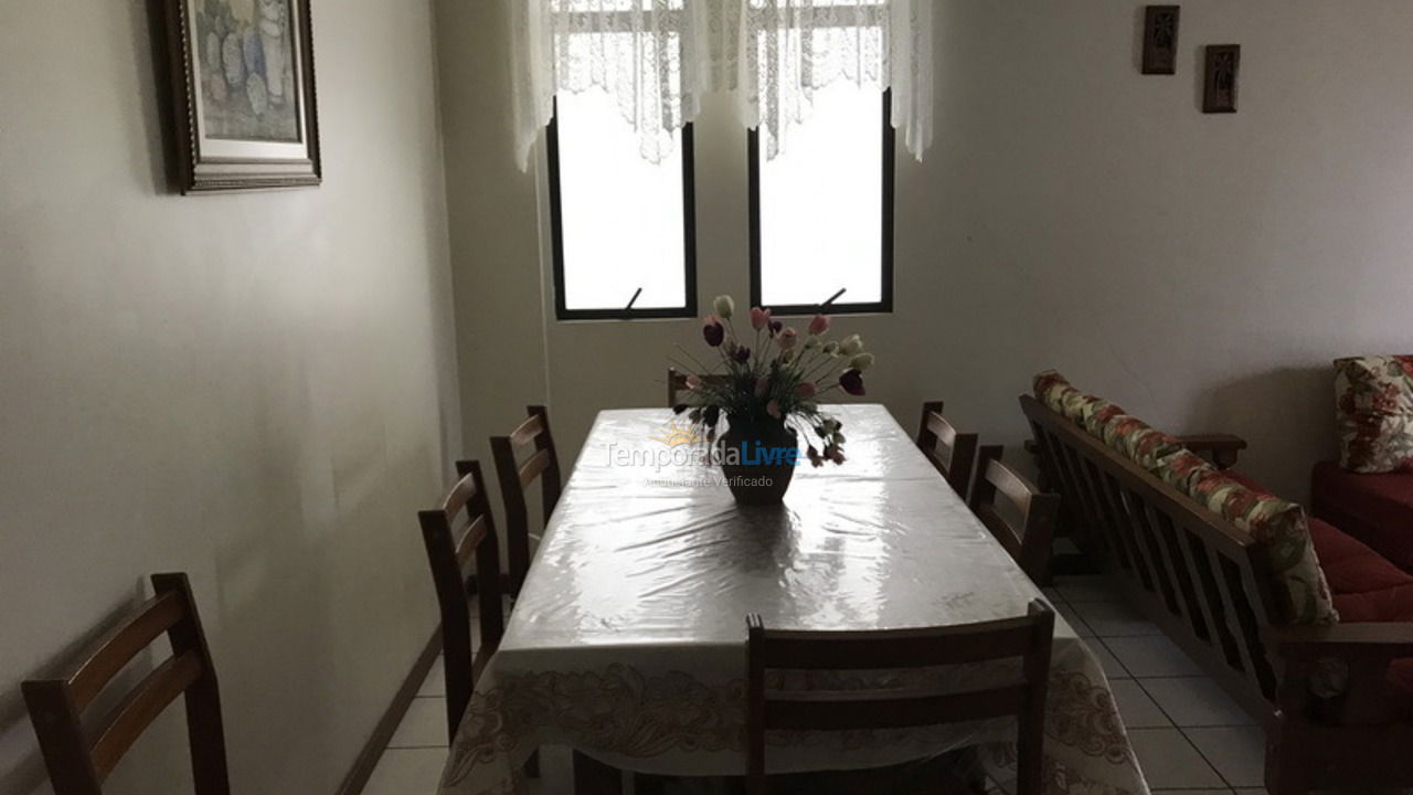 Apartamento para aluguel de temporada em Itapema (Meia Praia)