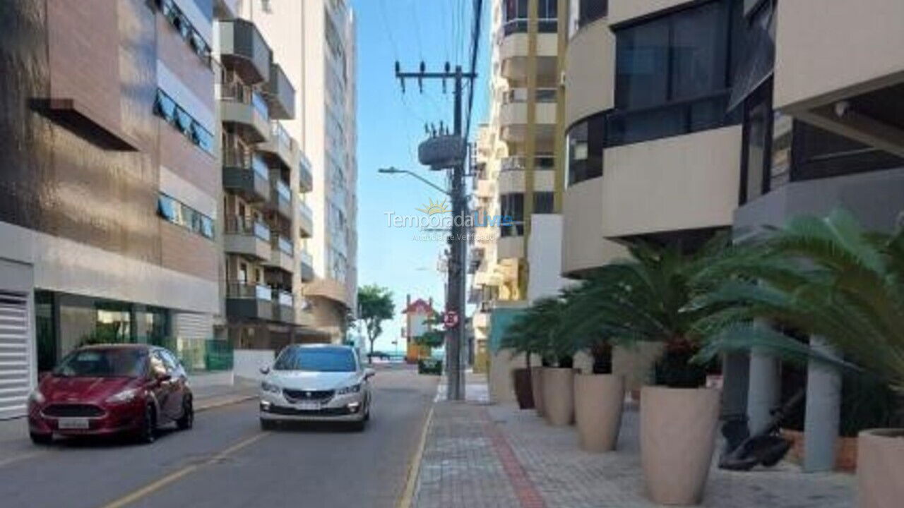 Apartamento para aluguel de temporada em Itapema (Meia Praia)