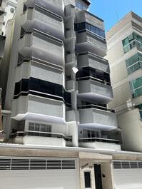 Apartamento Praia de Itapema-SC, bairro meia praia 2 quartos 2 wc.