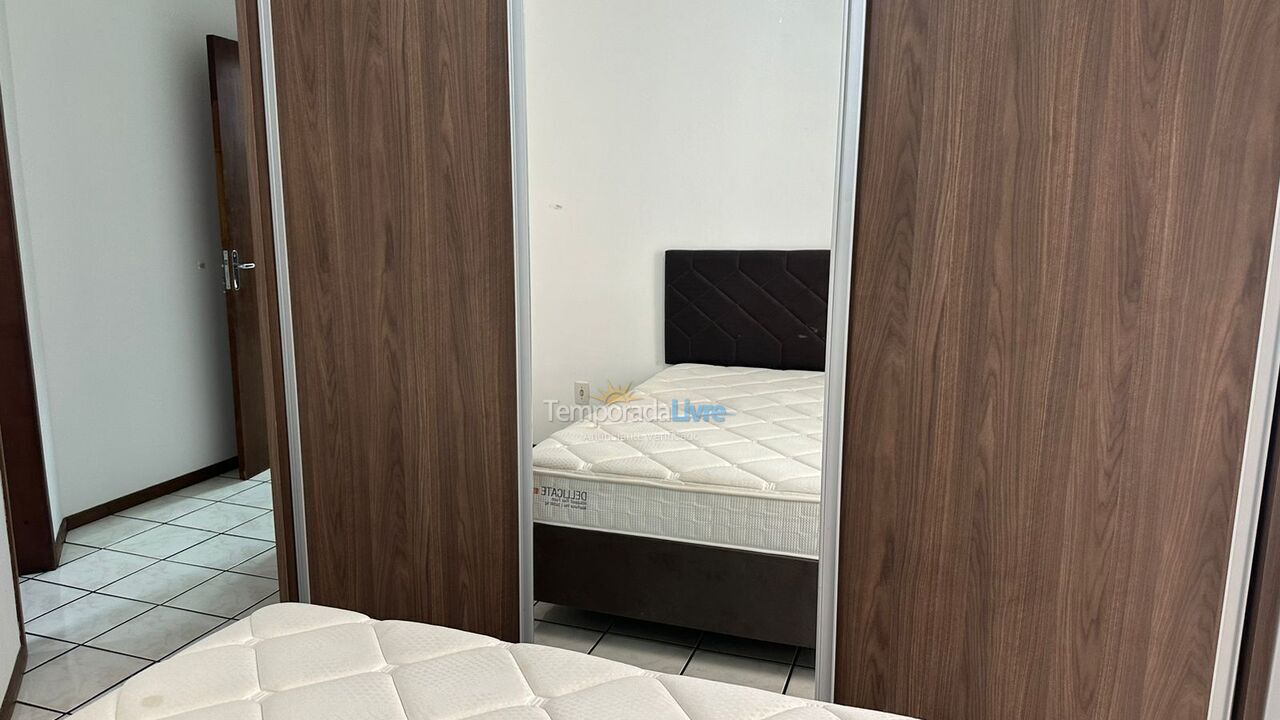 Apartamento para aluguel de temporada em Itapema (Meia Praia)